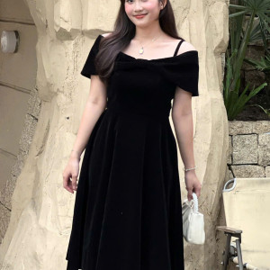 Đầm Nhung Dáng Dài Lệch Vai - Winter Velvet Gala l Nổi Bật Với Nơ Ánh Đông