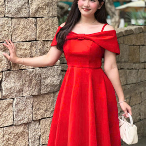 Đầm Nhung Dáng Dài Lệch Vai - Winter Velvet Gala l Nổi Bật Với Nơ Ánh Đông