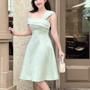 Đầm Dự Tiệc Vai Lệch – Lyra Dress | Phá Cách Tinh Tế, Dáng A Xòe Tôn Dáng, Tafta Ánh Gỗ Cao Cấp