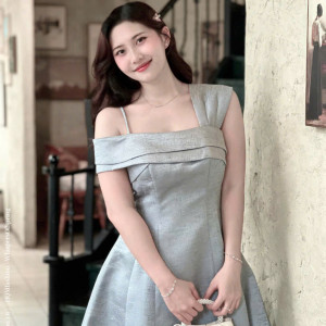 Đầm Dự Tiệc Vai Lệch – Lyra Dress | Phá Cách Tinh Tế, Dáng A Xòe Tôn Dáng, Tafta Ánh Gỗ Cao Cấp