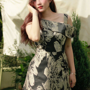 Đầm Dáng A Lệch Vai - Peonia l Thanh Lịch Với Họa Tiết Mẫu Đơn Dệt Nổi