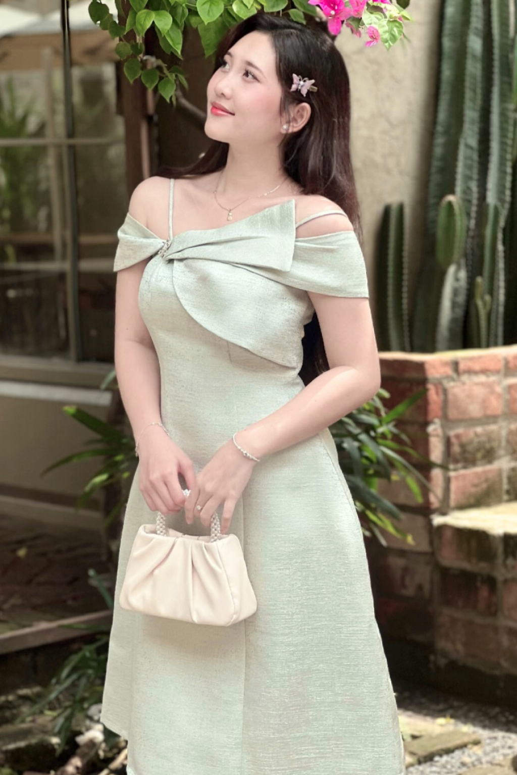 Đầm Dự Tiệc Vai Lệch Cao Cấp – Elera Dress | Nơ Gấp Đính Đá Tinh Tế, Form Xoè Vải Tafta Ánh Gỗ