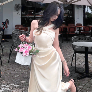 Đầm Lụa Cổ Yếm - Hera Luxe l Duyên Dáng Thanh Lịch, Kiêu Sa Cùng Lụa Tô Châu Cao Cấp
