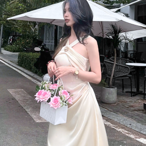 Đầm Lụa Cổ Yếm - Hera Luxe l Duyên Dáng Thanh Lịch, Kiêu Sa Cùng Lụa Tô Châu Cao Cấp