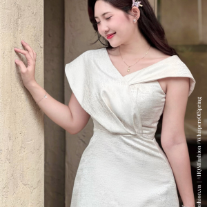 Đầm Dự Tiệc Thanh Lịch – Iliya Dress | Thiết Kế Vai Bất Đối Xứng, Đầm Dáng A Tôn Dáng, Vải Tafta Ánh Gỗ Cao Cấp