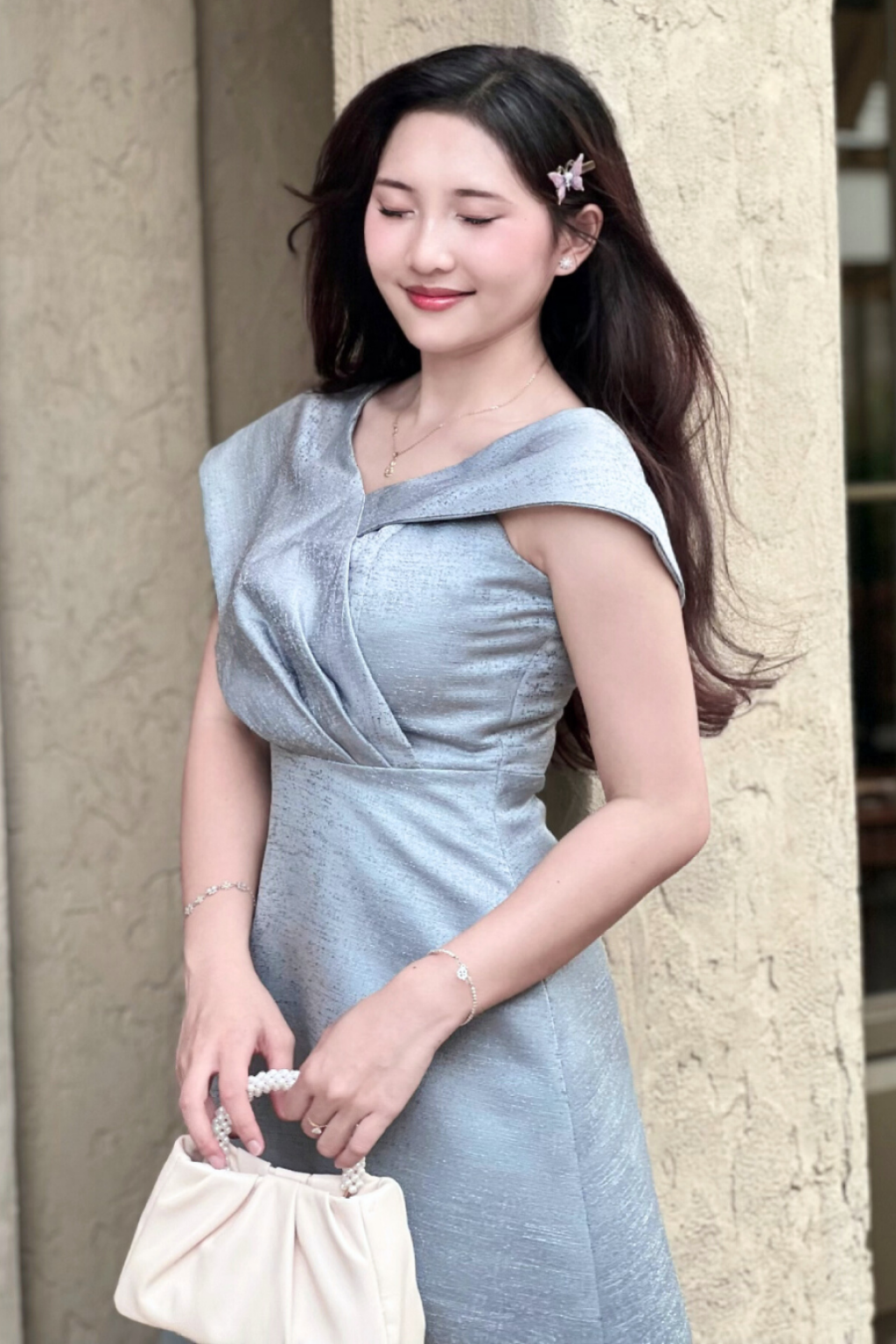Đầm Dự Tiệc Thanh Lịch – Iliya Dress | Thiết Kế Vai Bất Đối Xứng, Đầm Dáng A Tôn Dáng, Vải Tafta Ánh Gỗ Cao Cấp
