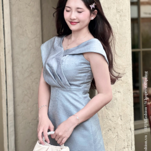 Đầm Dự Tiệc Thanh Lịch – Iliya Dress | Thiết Kế Vai Bất Đối Xứng, Đầm Dáng A Tôn Dáng, Vải Tafta Ánh Gỗ Cao Cấp