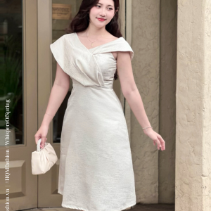 Đầm Dự Tiệc Thanh Lịch – Iliya Dress | Thiết Kế Vai Bất Đối Xứng, Đầm Dáng A Tôn Dáng, Vải Tafta Ánh Gỗ Cao Cấp
