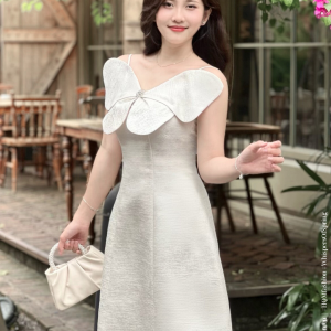 Đầm Dự Tiệc Hai Dây Cao Cấp – Isla Dress | Nét Nữ Tính Tự Nhiên Với Cánh Bướm Nổi Bật